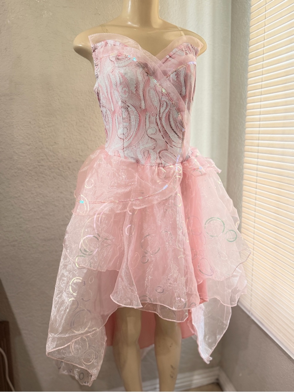 Spirit Halloween Wicked Adult Glinda Costume, Officially licensed, Glinda size M - Picture 3 of 14